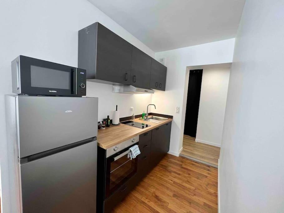 Appartement Climatise / Centre-Ville / 4 Personnes 브장송 외부 사진